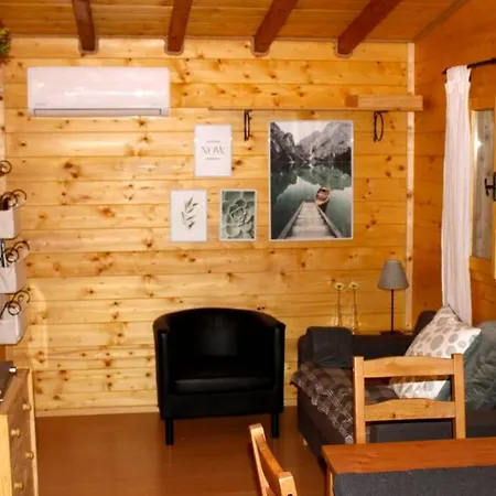 בקתה Te Huur: 5 Persoons Chalet Aan Het Luganomeer פורלצה